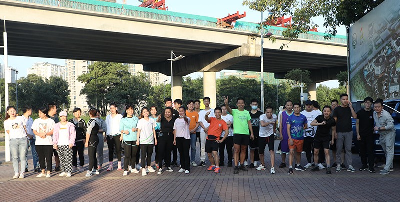 6gongli-800.jpg 华夏恒泰6公里长跑
